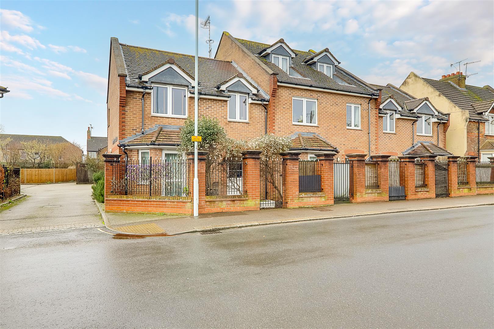 Apartment | Mortimer House, Penfold Road, Broadwater, West Sussex, BN14 8PG | For Sale